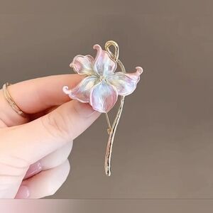 Elegant Pink and Gold Floral Brooch NWT!
